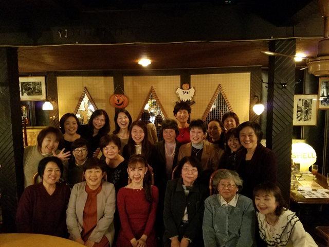 会員発表と忘年会『日本女性薬剤師会・全国移動セミナーに参加して』